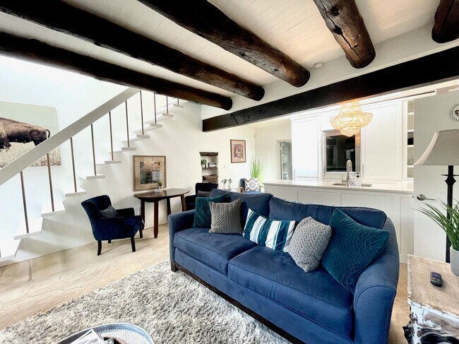 Foto del edificio - 1027 Canyon Rd