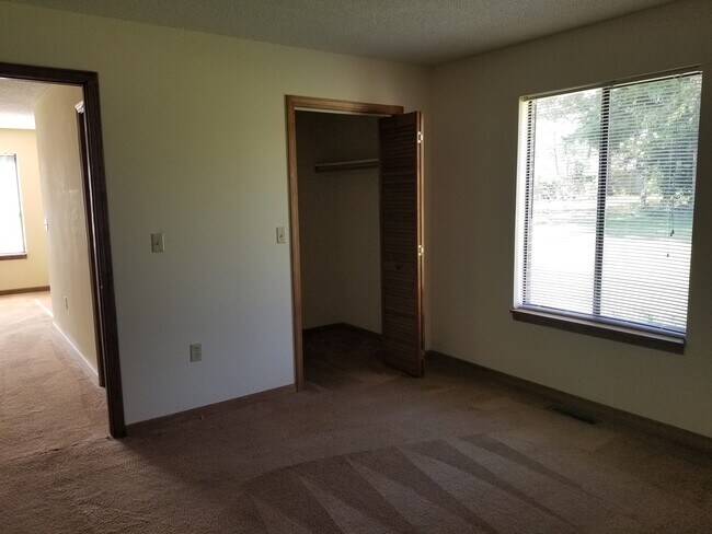 Bedroom - 106 Shagbark Ln