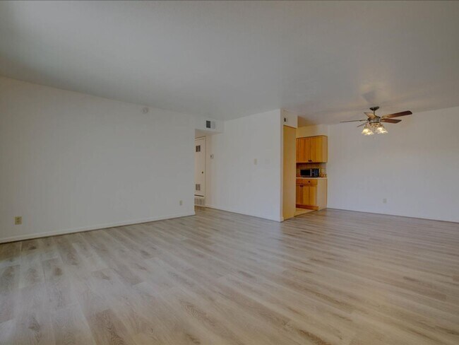 Foto del edificio - 6312 N Barcelona Ln