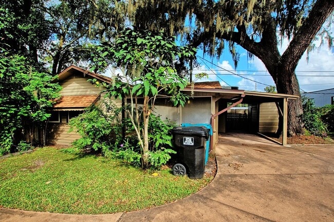 Building Photo - Available now!  Near downtown!