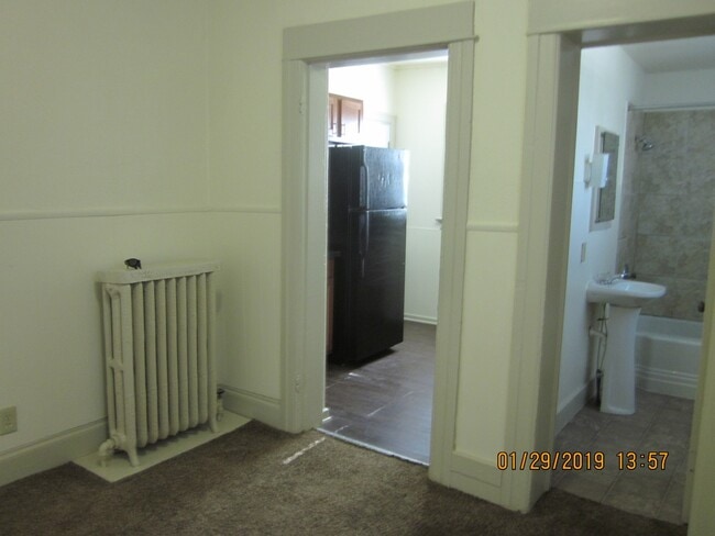 Building Photo - 1209 Scott Ave