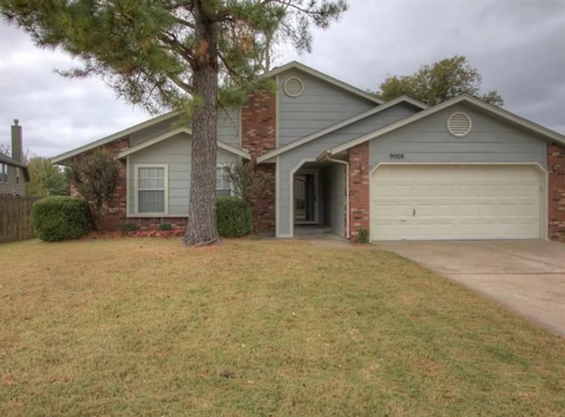 Primary Photo - 3 Bed | 2 Bath in South Tulsa!