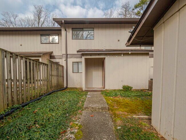 Foto del edificio - Raleigh Condo For Rent