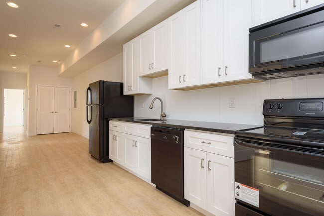 Photo - 1507 W Oxford St Apartment