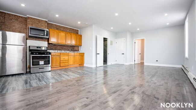 Building Photo - 469 Vandervoort Ave