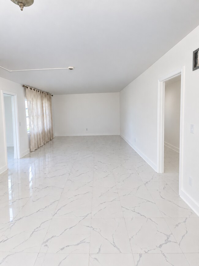 Foto del edificio - 4455 Duhme Rd