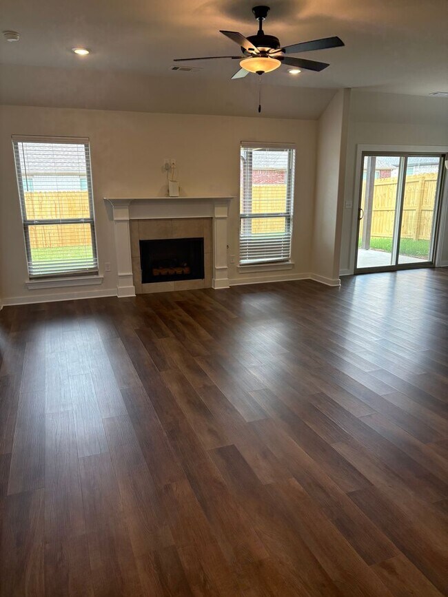 Building Photo - BEAUTIFUL HOME IN GREAT LOCATION!