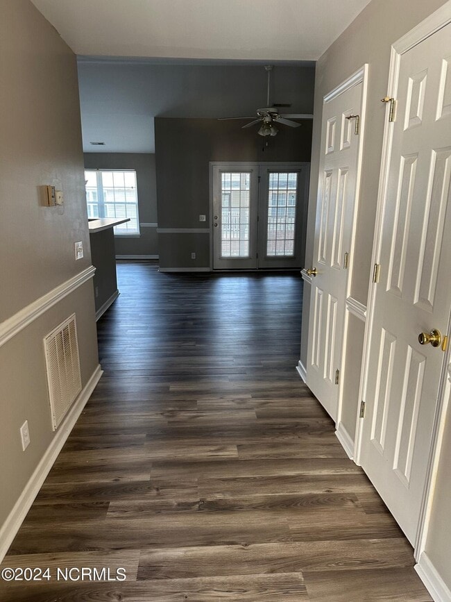 Building Photo - 2217 Locksley Woods Dr