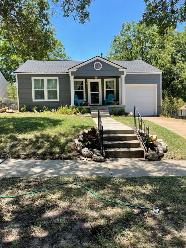 Building Photo - Beautifully updated 1948 Cottage with easy...
