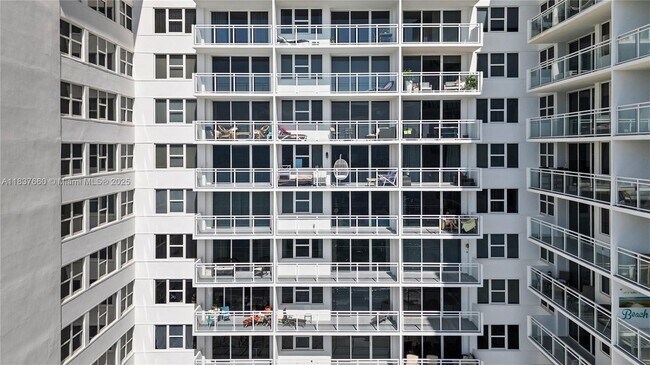 Foto del edificio - 2030 S Ocean Dr
