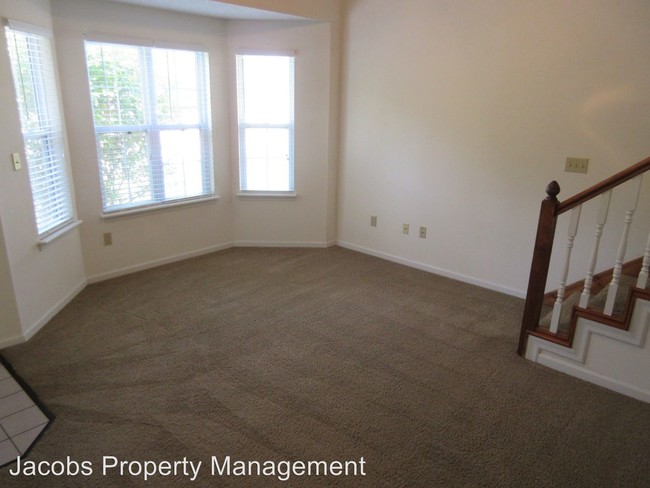 Foto del edificio - 4901-4903 W Millbrook Dr