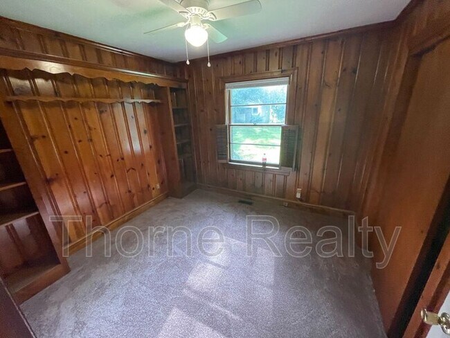 Foto del edificio - 604 Smallwood Dr