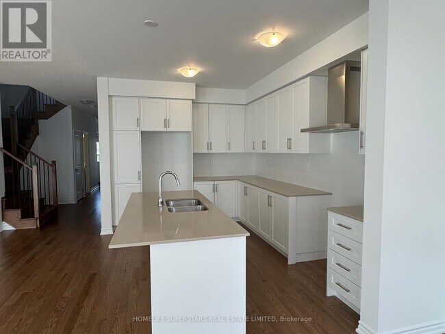 Building Photo - 289 Bergamot Ave