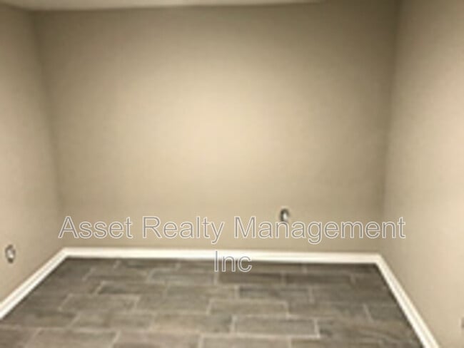 Foto del edificio - 602 Caswell Ave