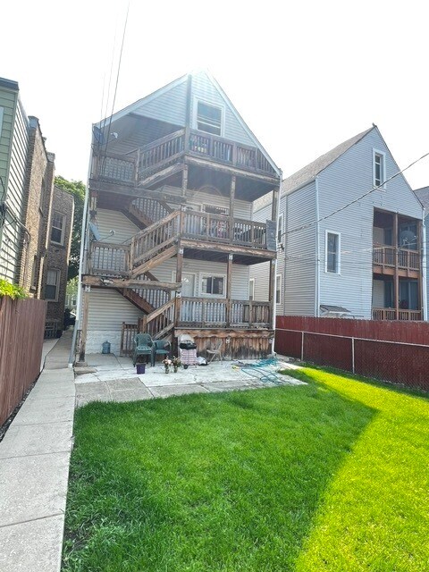 Foto del edificio - 2522 N Hamlin Ave