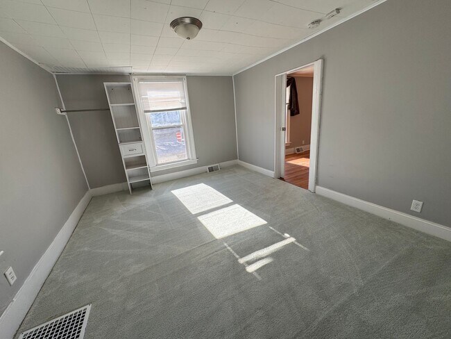 Foto del edificio - 618 E Locust St