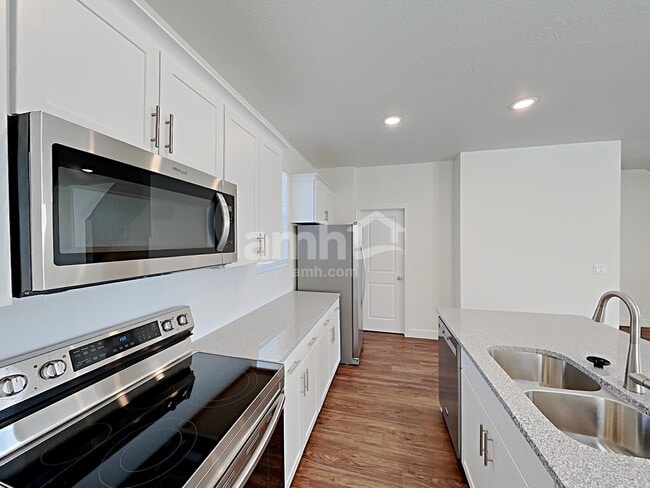 Building Photo - 6092 W South Jordan Pky