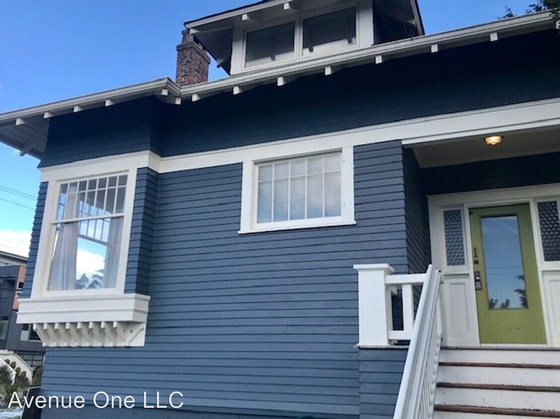 Foto principal - 5 br, 2 bath House - 3936 Woodlawn Ave. N.