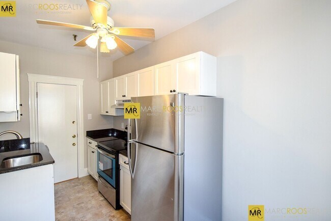 Building Photo - 129 Sutherland Rd