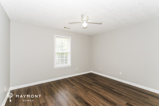 Foto del edificio - Beautiful End-Unit Townhome