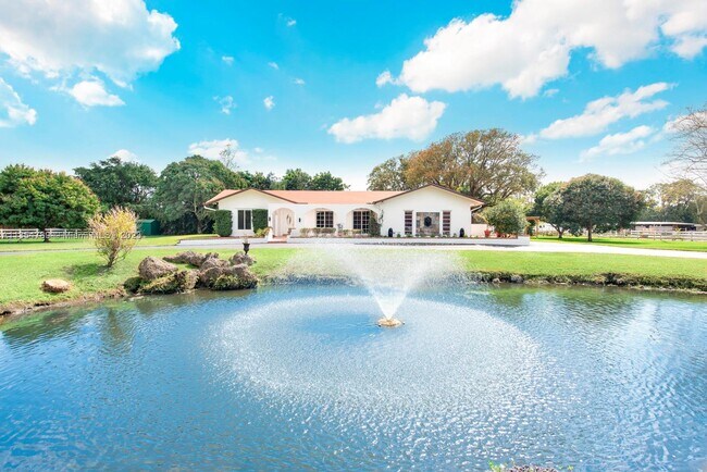 Foto del edificio - 14750 W Palomino Dr