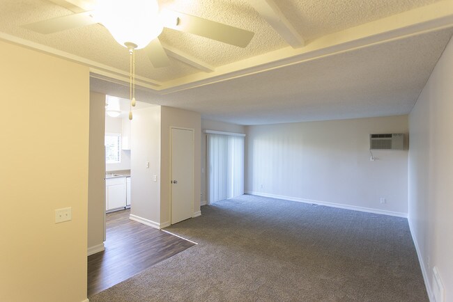 Building Photo - 5500 Morro Way
