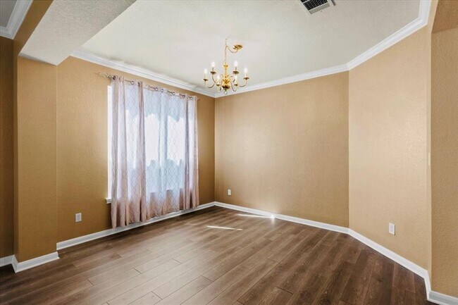 Foto del edificio - 3112 Burks Ln