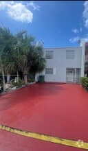 Building Photo - 921 W 80th Pl