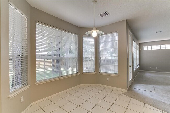 Foto del edificio - 30 Petalcup Pl