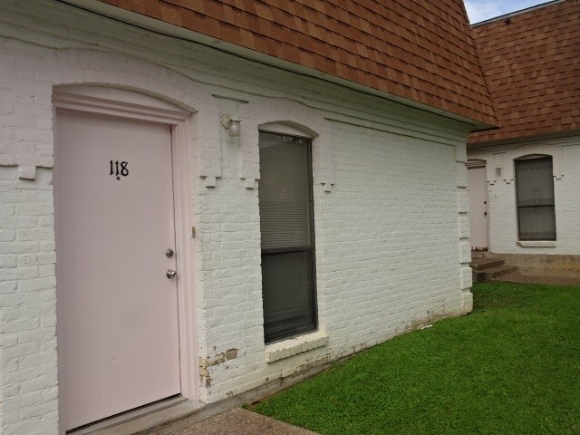 Primary Photo - 1801 E Price St