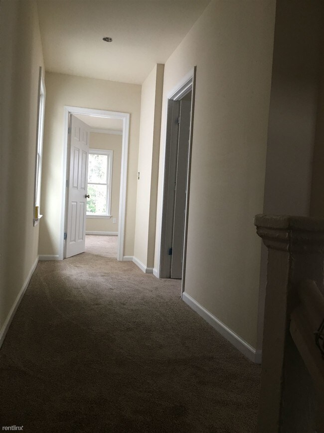 Building Photo - 4 br, 2 bath House - 2102 Marshall Ave