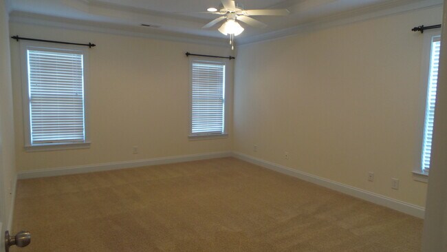 Building Photo - ~~~ Savannah Glen Townhome ~~~