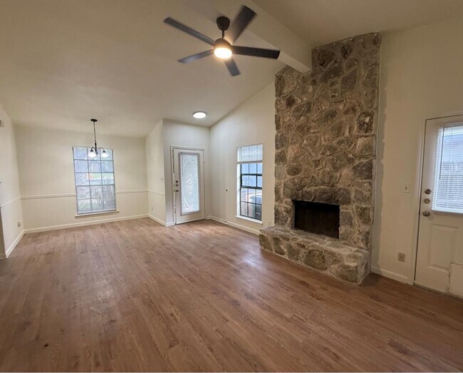 Foto del edificio - 2506 Howellwood Wy