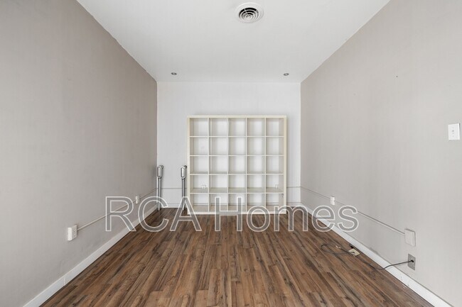 Foto del edificio - 33 West St Clair Street