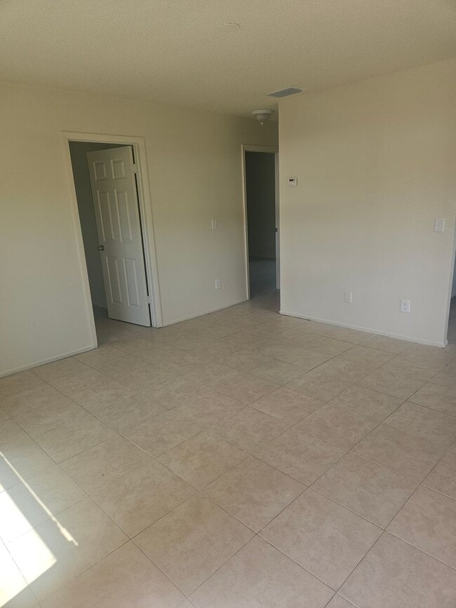 Building Photo - 3/2 DUPLEX
