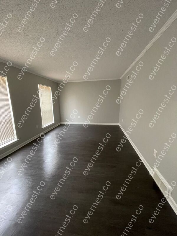 Foto del edificio - 3421 Fox Meadows Rd