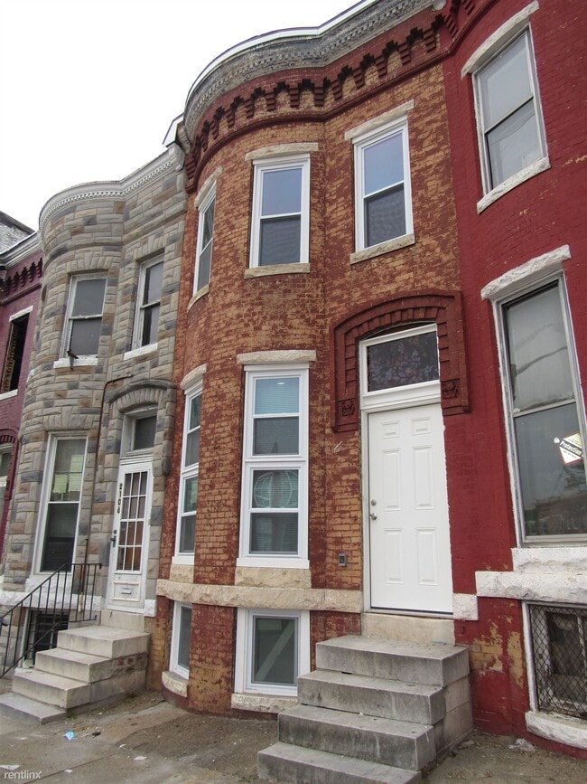 Building Photo - 3 br, 2.5 bath Townhome - 2108 North Fulto...