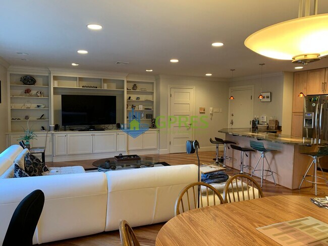 Foto del edificio - 5425 Fifth Ave