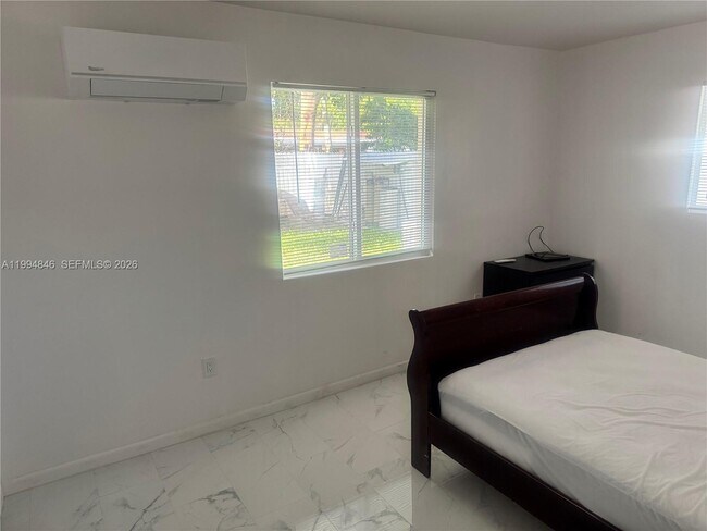 Foto del edificio - 1261 NE 209th Terrace