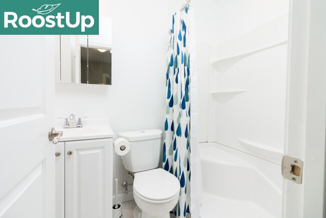 Building Photo - Furnished Bedroom with Private Bath in East Boston