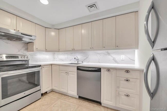 Photo - 100 Cutter Mill Rd Apartment