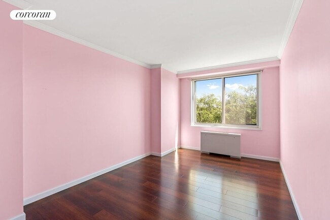 Foto del edificio - 3333 Henry Hudson Pkwy W