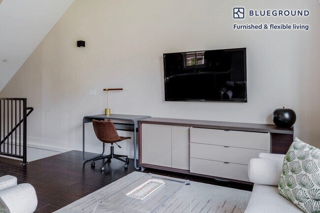 Building Photo - 1225 Floribunda Ave