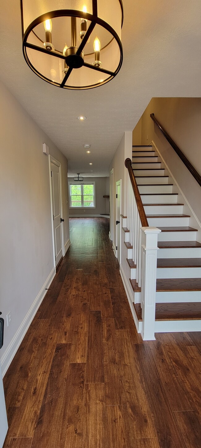 Entrance - 20 Rujon Dr