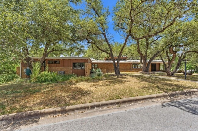 Building Photo - 407 Almarion Dr