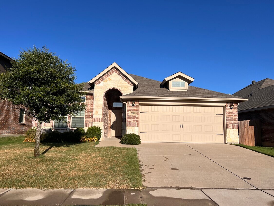 Primary Photo - 2545 Old Buck Dr