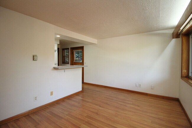 Foto del edificio - 3200-3236 SW Marigold St