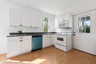 Building Photo - 530 Stanton St