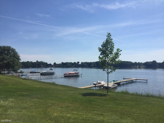Building Photo - 2 br, 2 bath  - 1944 Klingensmith Road