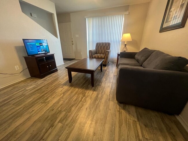 Building Photo - 4406 Mattie Dr